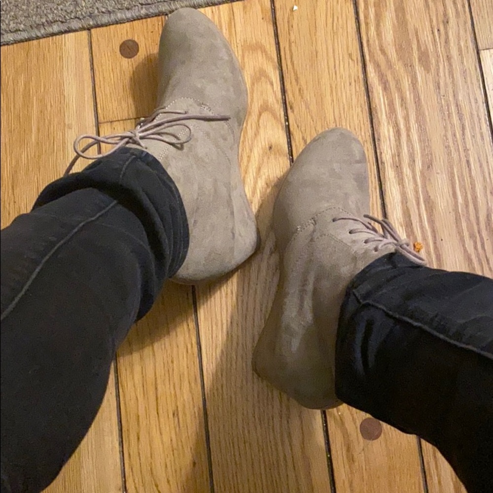 Tan suede wedge shoes, with laces size 8